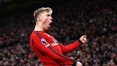 Penyerang MU, Hojlund saat melakukan selebrasi usai mencetak gol ke gawang Tottenham. Kedua tim bermain imbang 2-2. Foto:Reuters