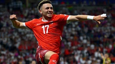 Penyerang Swiss Ndoye melakukan selebrasi usai mencetak gol ke gawang Jerman pada oe Penyisihan Grup A Euro 2024 di Stadion Deutsche Bank Park, Senin (24/6/2024). Dalam laga itu kedua tim bermain imbang 1-1. Foto:Reuters