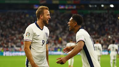 Pemain Timnas Inggris merayakan gol kemenangan ke gawang Slowakia. Foto:reuters