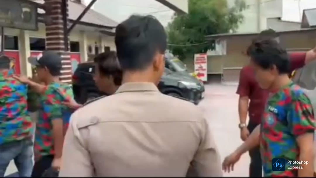 Preman pelaku pemalakan digiring ke Polsek Tembung. (Ist)