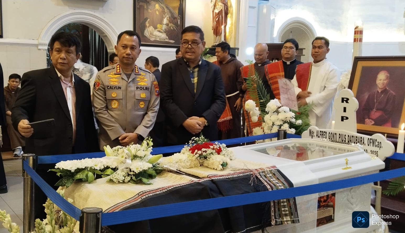 Kombes Pol Dr Jean Calvijn Simanjuntak hadiri penghormatan atas meninggalnya Uskup Emeritus Agung Medan, Mgr. Alfred Gonti Pius Datubara, OFM.Cap. (Restabes Medan Dok)